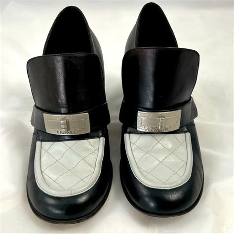 chanel loafers dame|chanel black and white loafers.